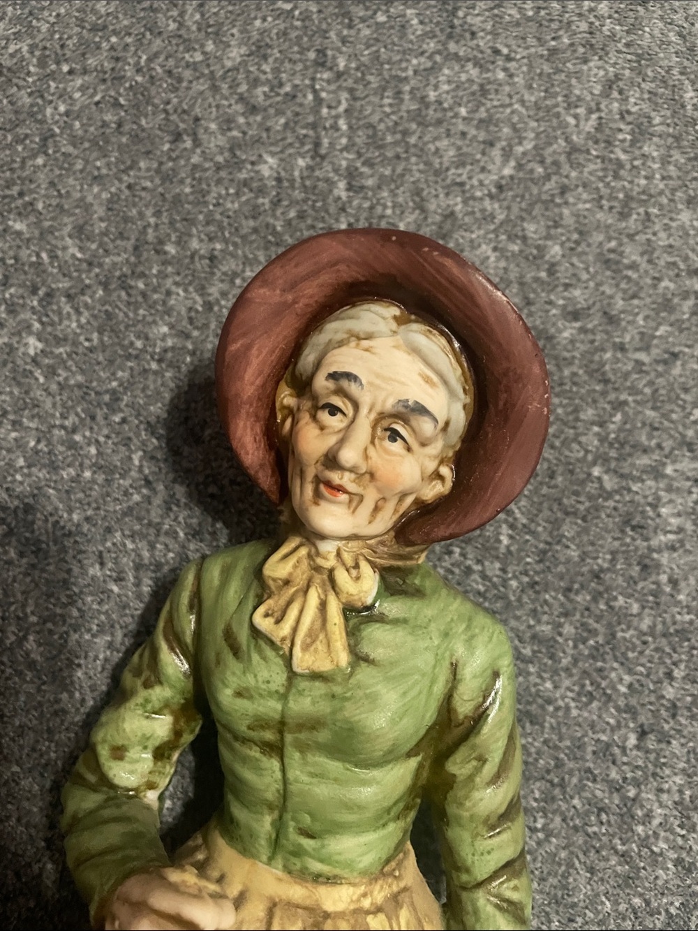Vintage Couple Figurines in Earth Tones - Picture 6 of 7